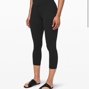 Lululemon black align cropped leggings